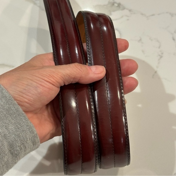 Men’s Roundtree And Yorke Burgundy Burnished Leather Brass Buckle Dress Belt 38 - Picture 3 of 11